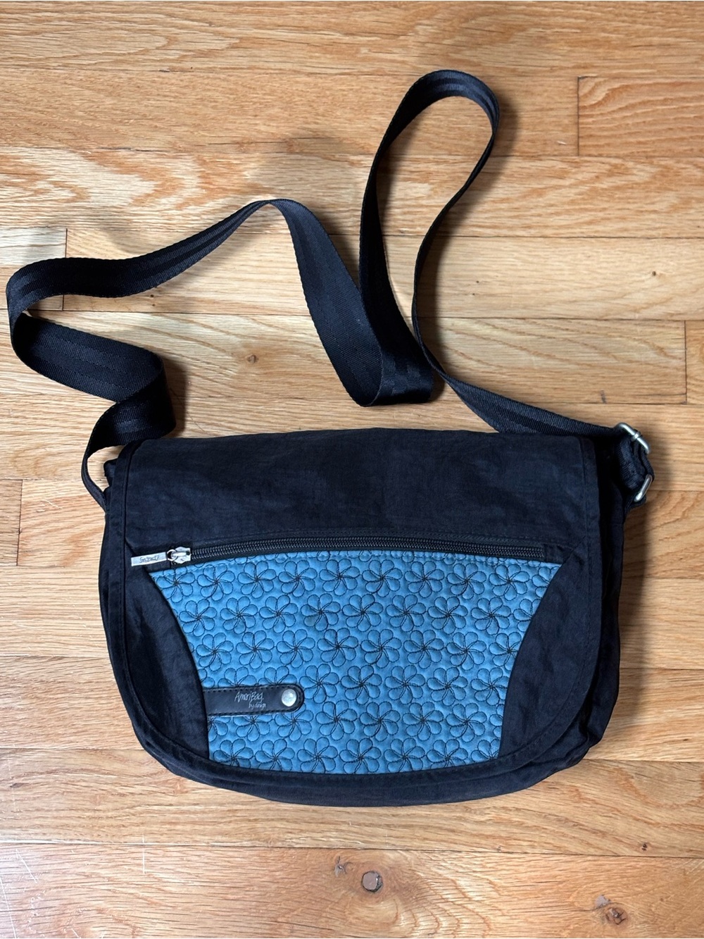 AmeriBag Jazzmin Crossbody Messenger Shoulder Bag - Black & Blue Quilted Floral